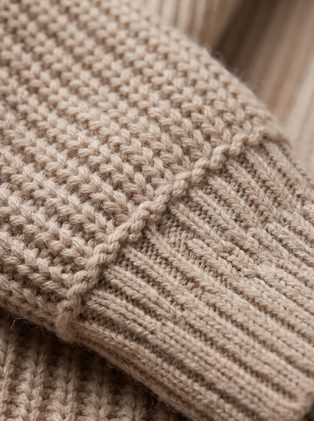 Sweter z prążkowanej wełny kaszmirowej